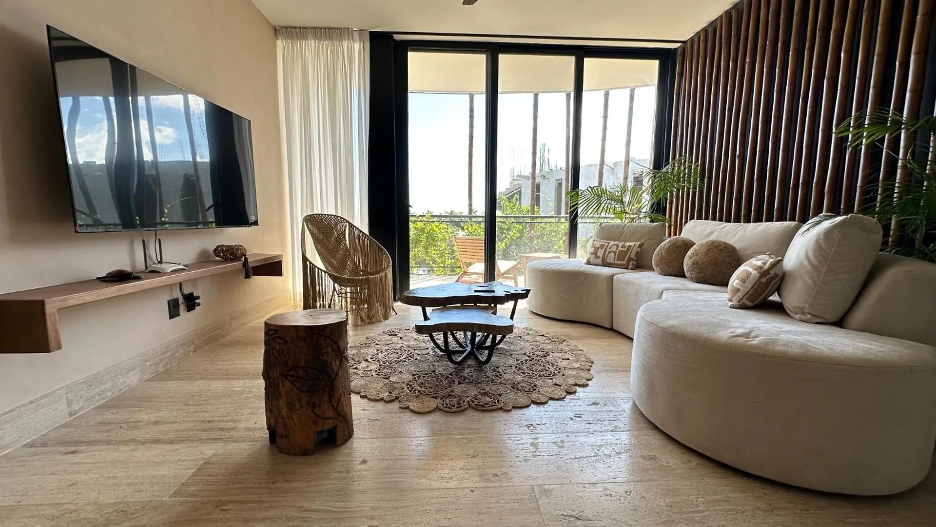 Living The Noom Apartment Cancun