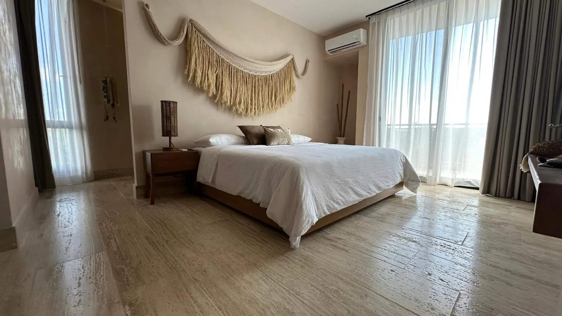 Living The Noom Apartment Cancun Mexico