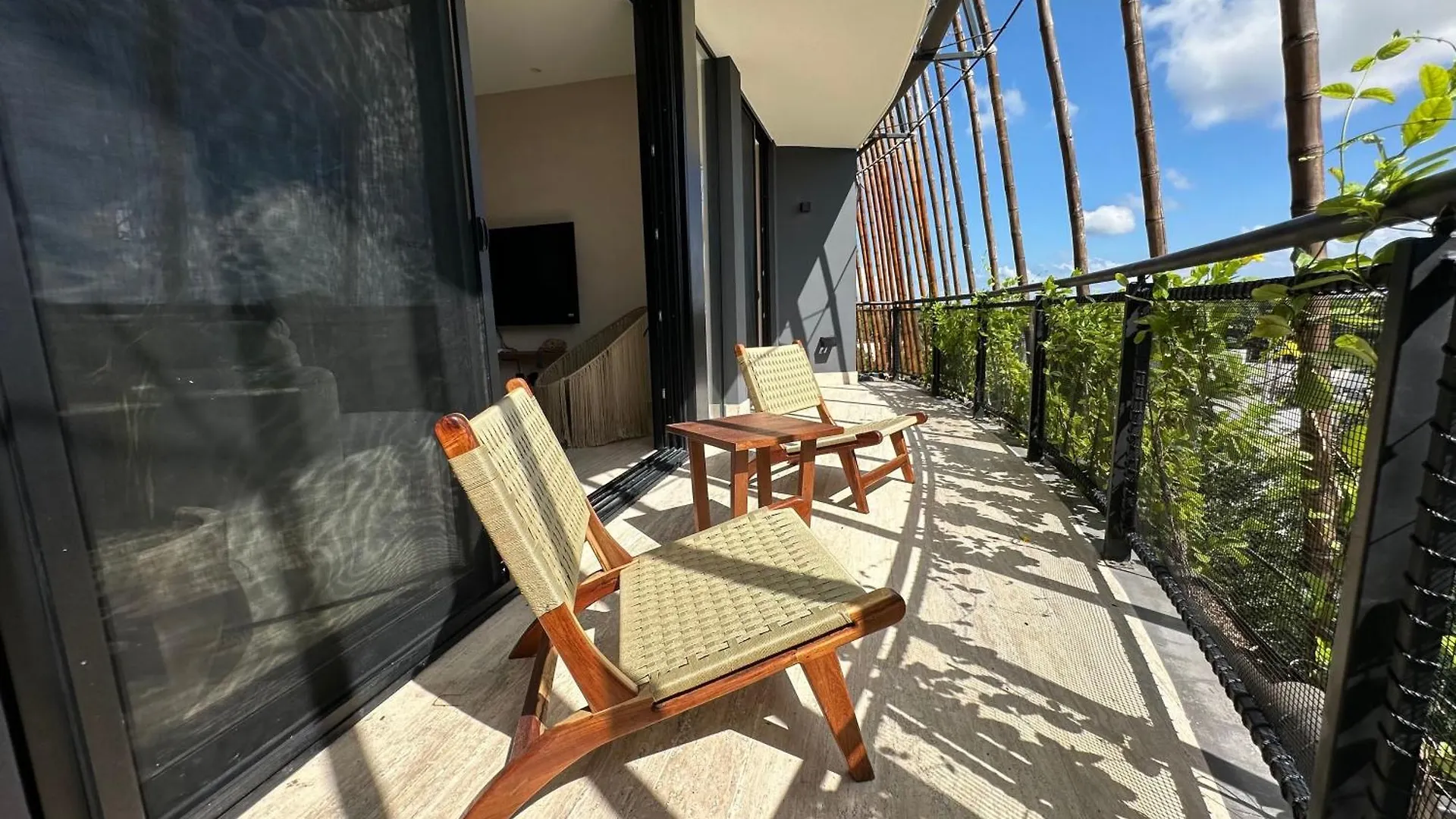 Living The Noom Apartment Cancun