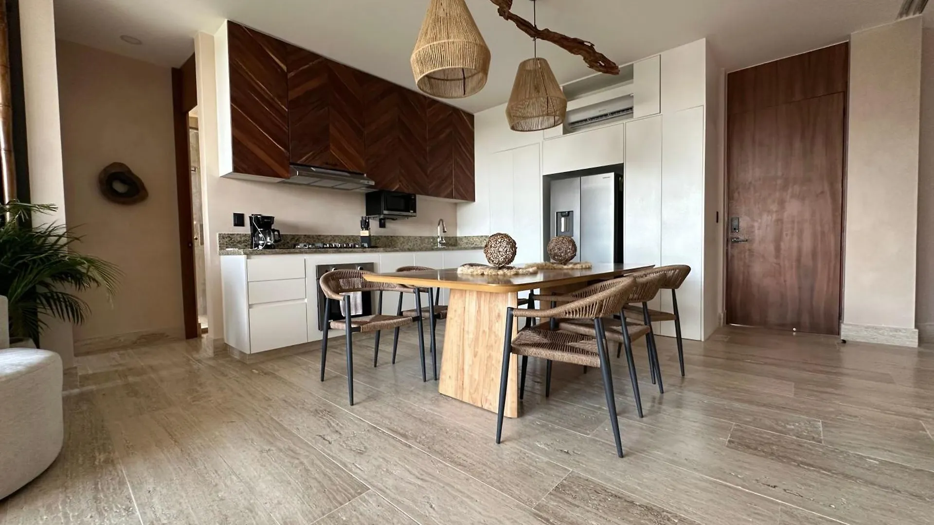 Living The Noom Apartment Cancun Mexico