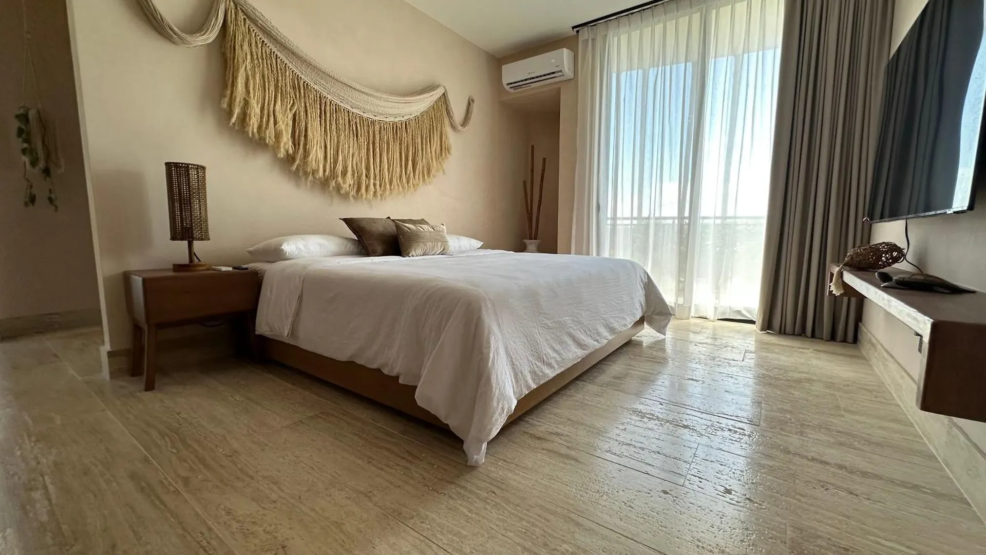 Living The Noom Apartment Cancun