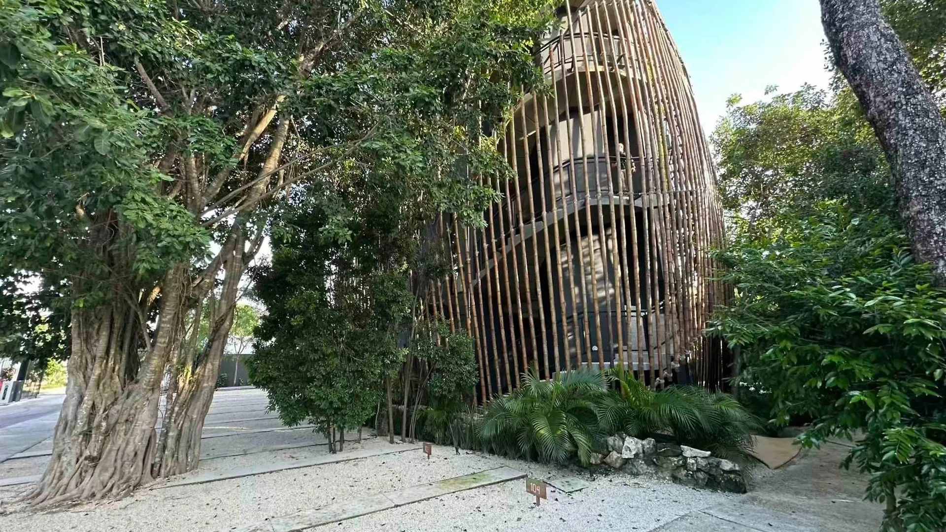 Living The Noom Apartment Cancun Mexico