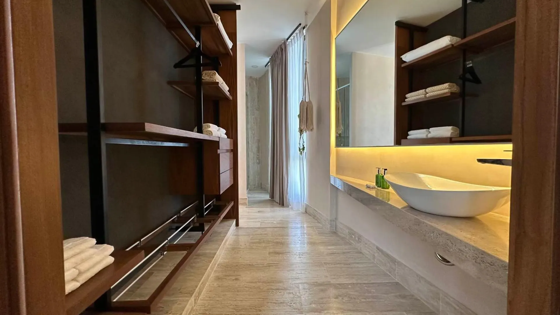 Living The Noom Apartment Cancun